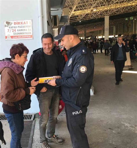 Çan’da polisler vatandaşlara KADES broşürleri dağıttı